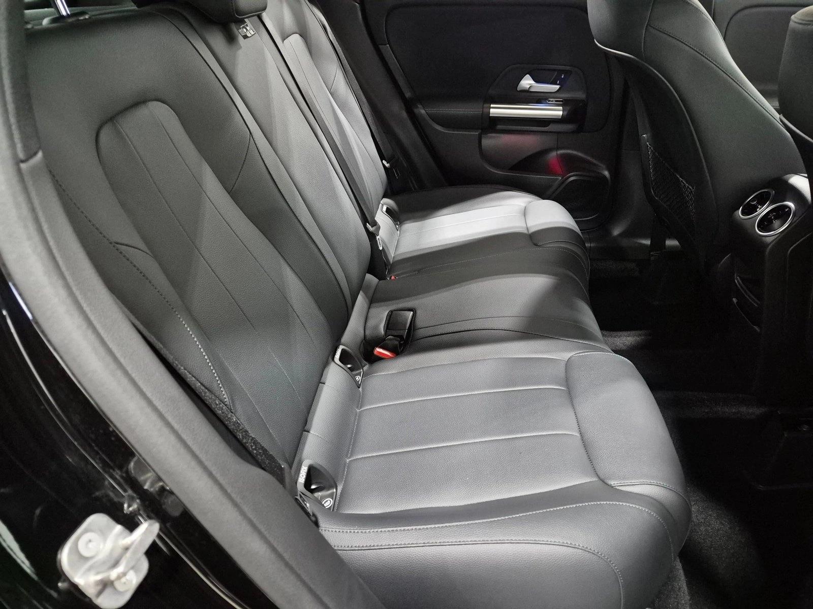 2026 GLA 250, photo 19 of 25