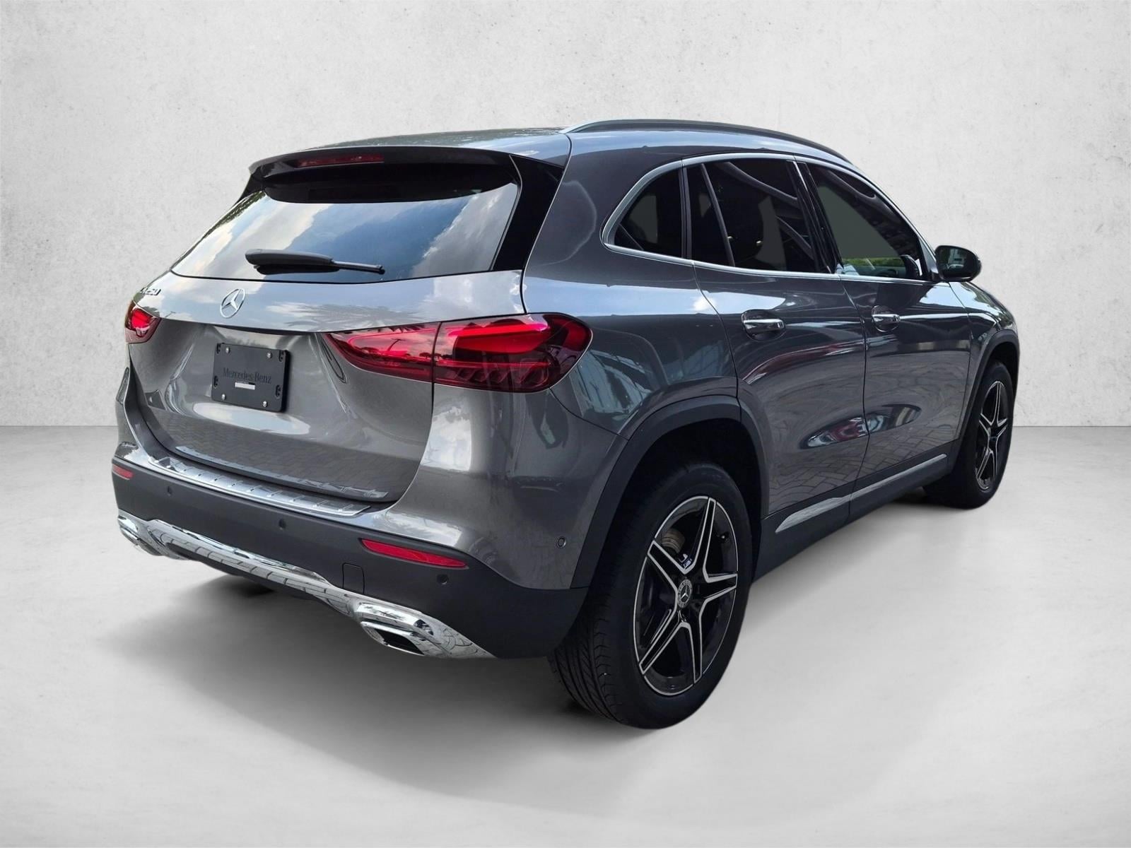 2026 GLA 250, photo 2 of 16
