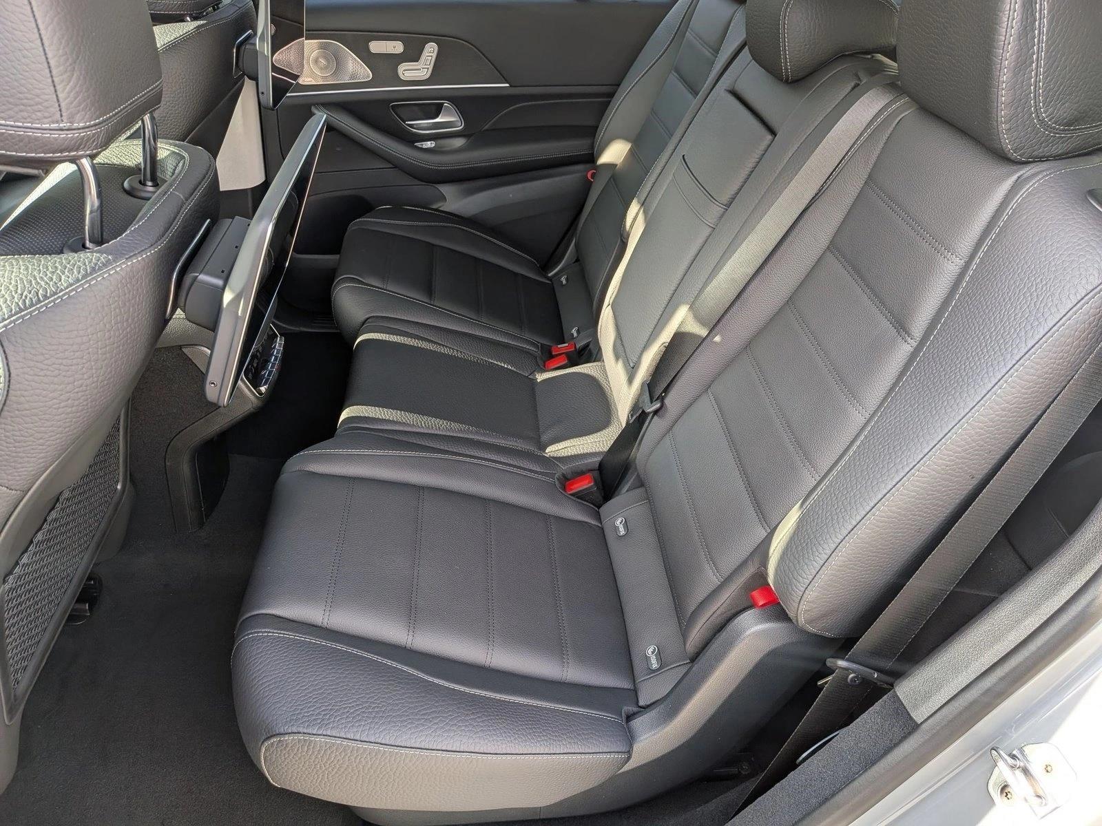 2026 GLS 450 4MATIC, photo 15 of 18