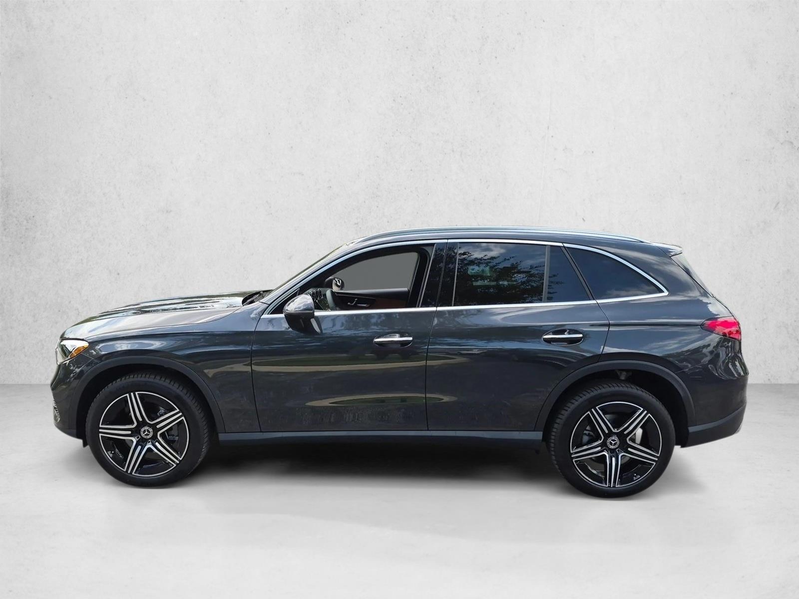 2027 GLC 300 4MATIC, photo 3 of 16