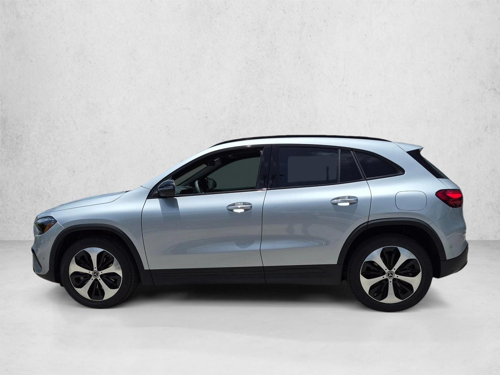 2026 GLA 250, photo 5 of 17