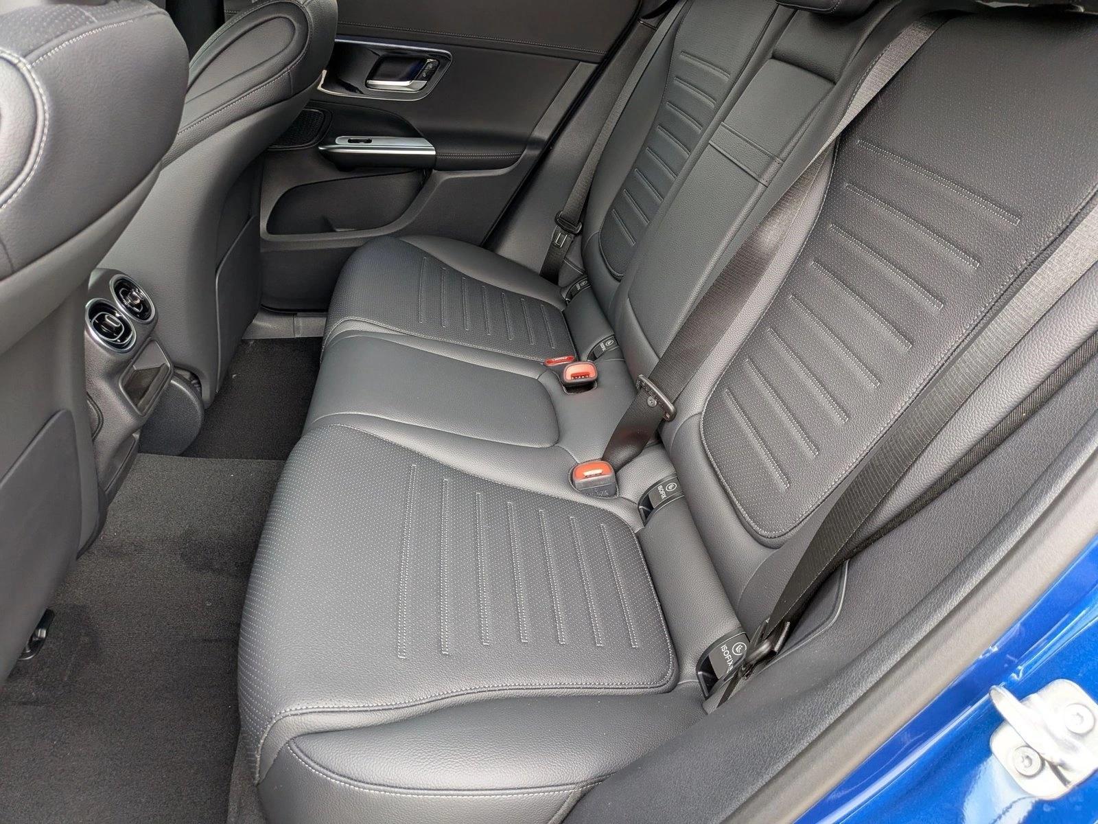 2026 GLC 300, photo 14 of 16
