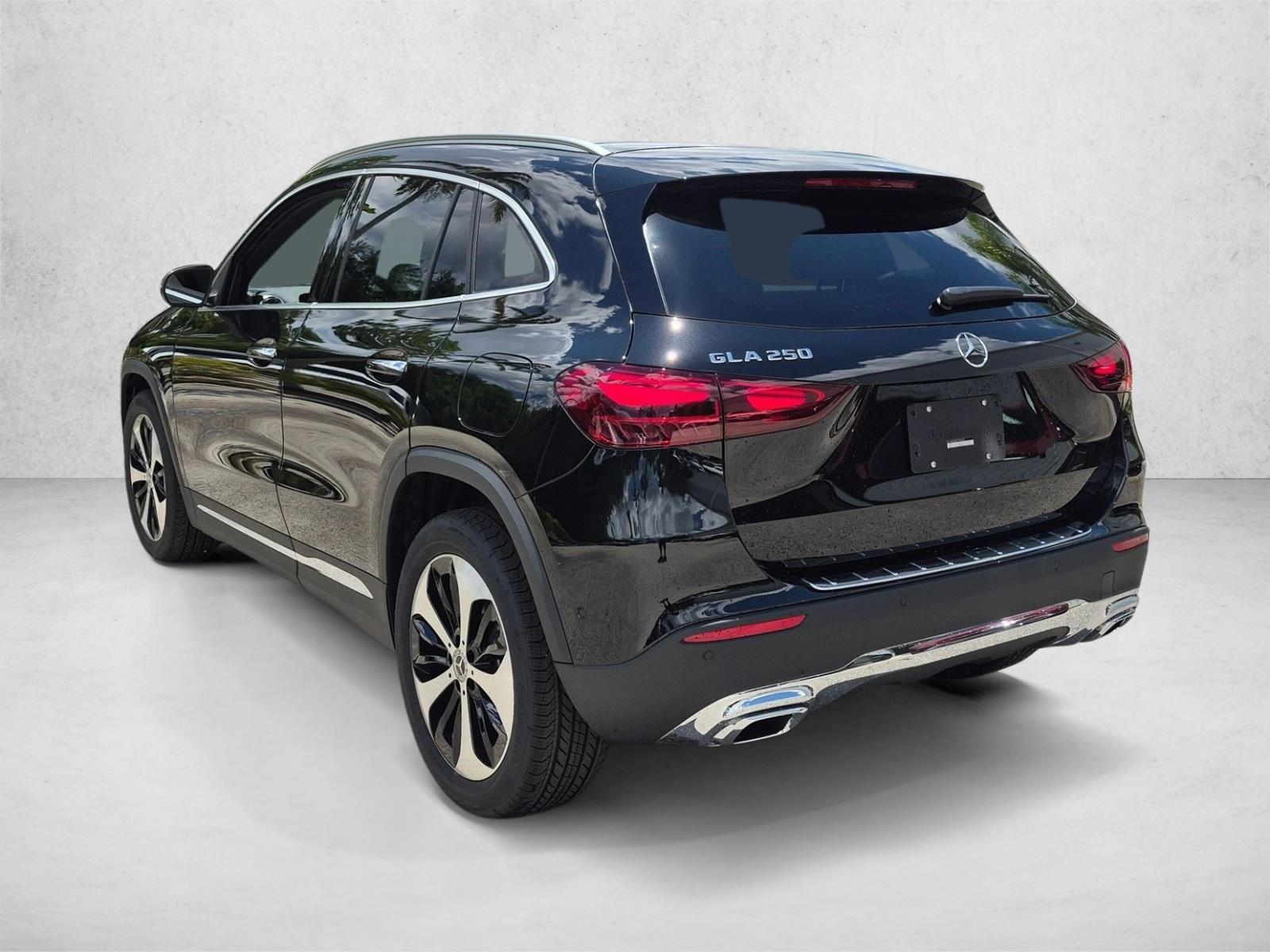 2026 GLA 250, photo 8 of 17