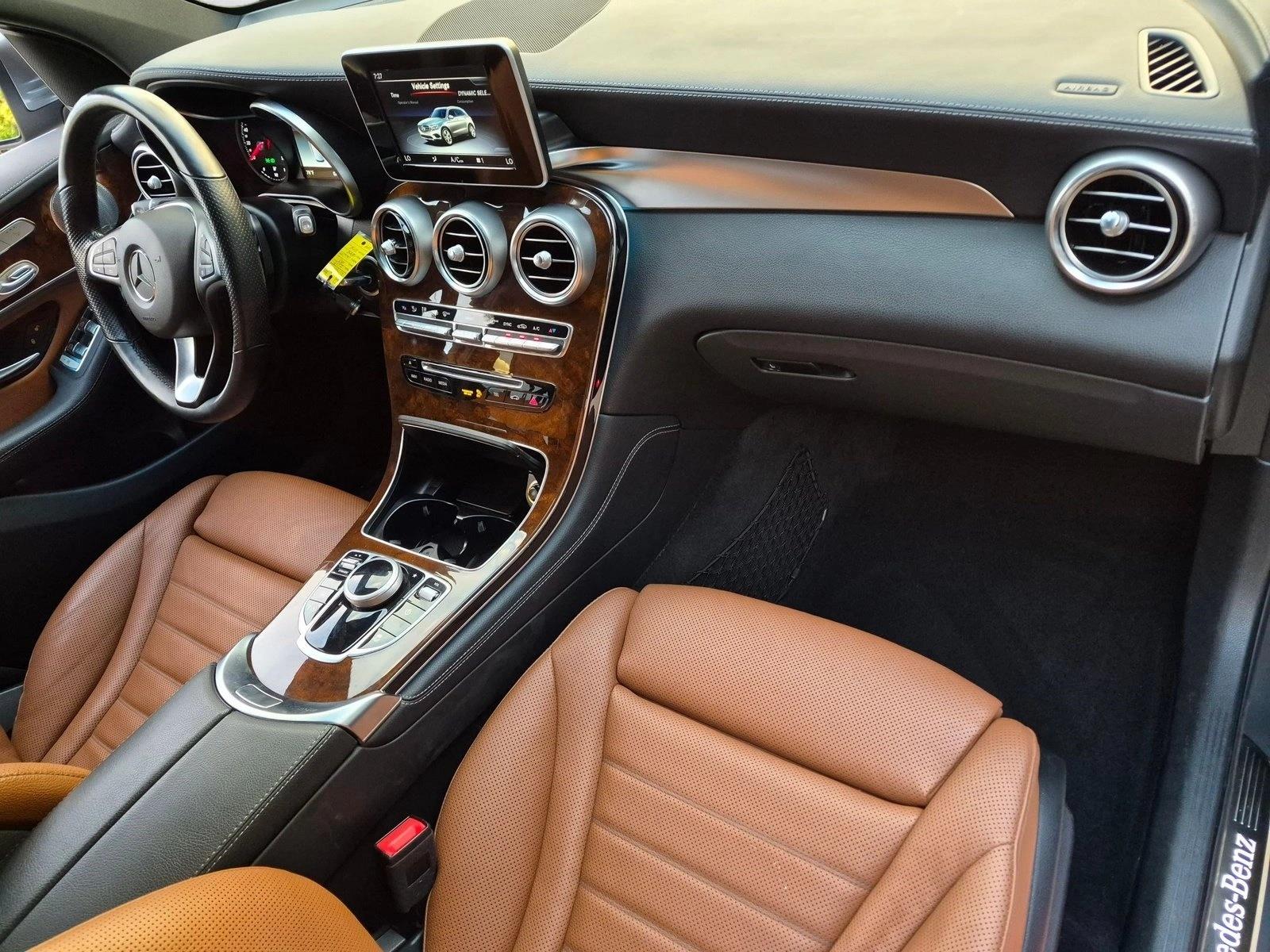 2019 GLC 300 4MATIC, photo 22 of 25