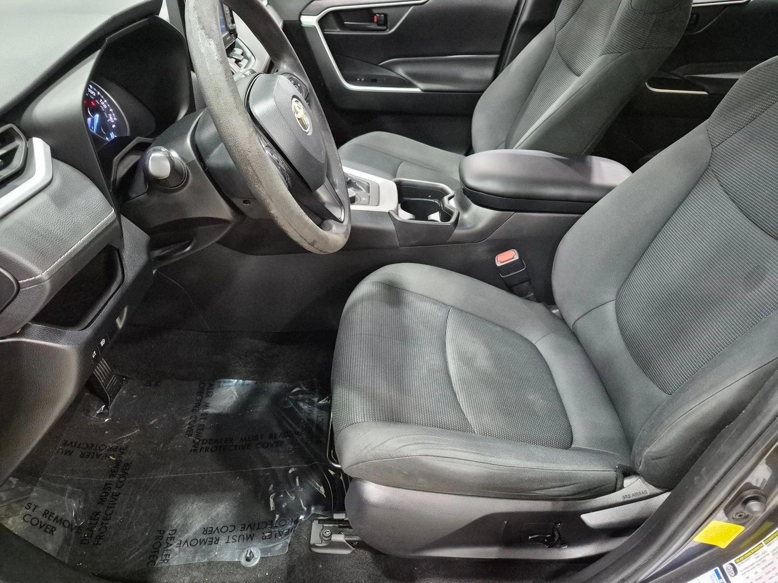 2020 Toyota RAV4 LE HV, photo 15 of 24