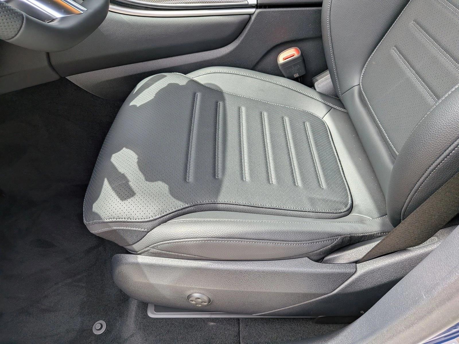 2026 GLC 300 4MATIC, photo 4 of 16
