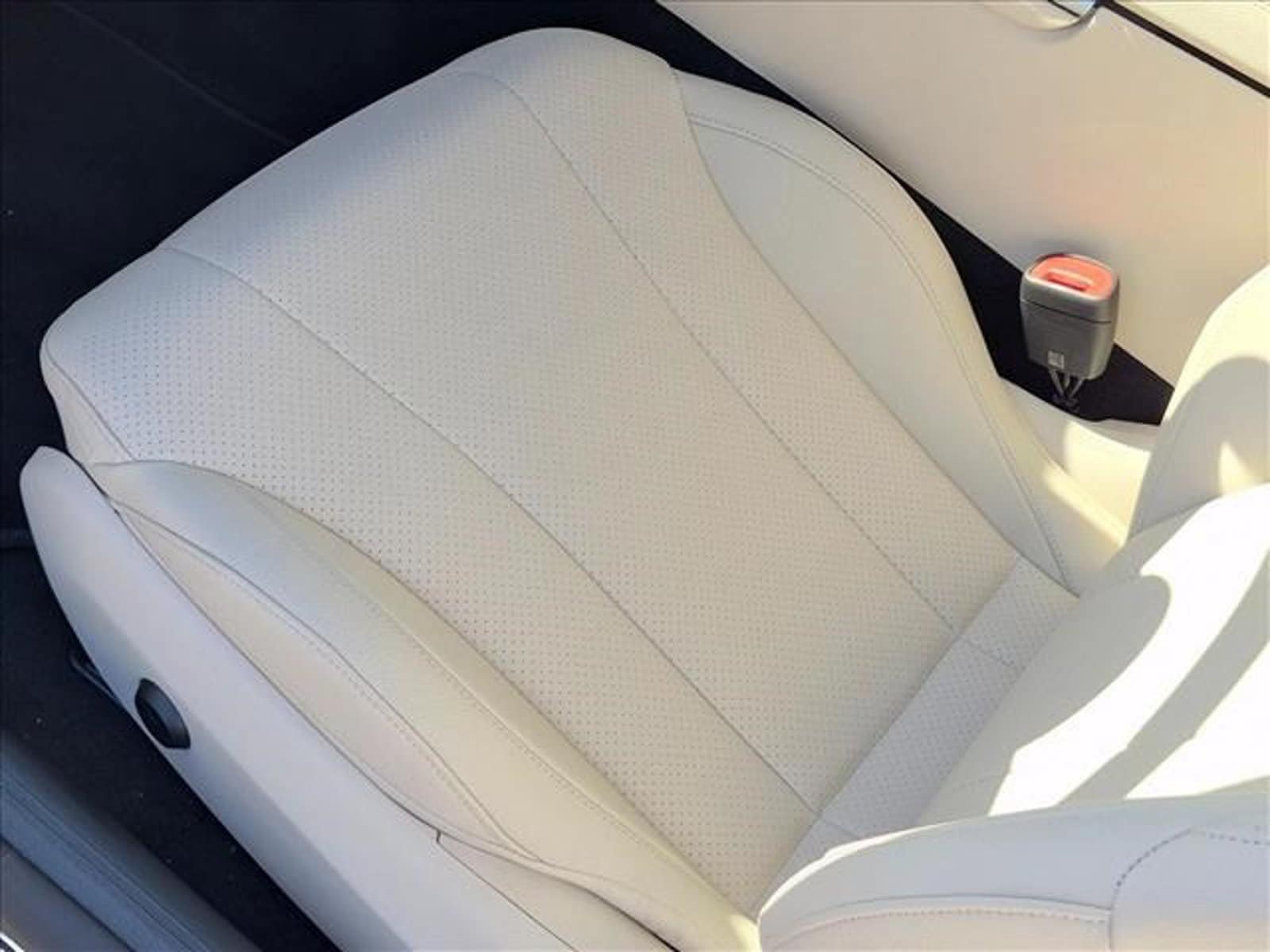 2027 CLE 300 4MATIC Coupe, photo 4 of 16