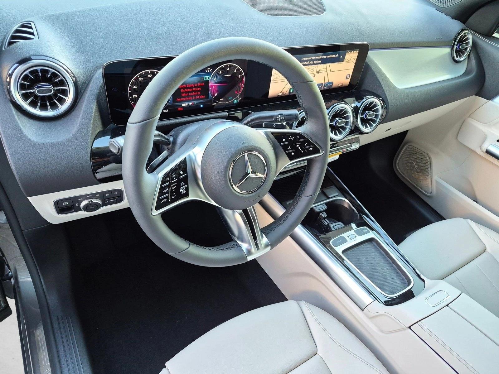 2026 GLA 250, photo 3 of 17