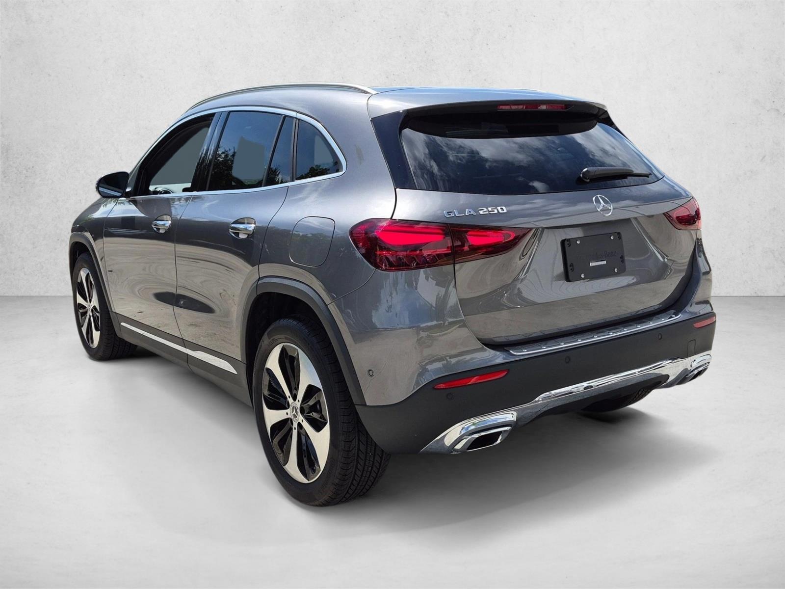 2026 GLA 250, photo 8 of 17