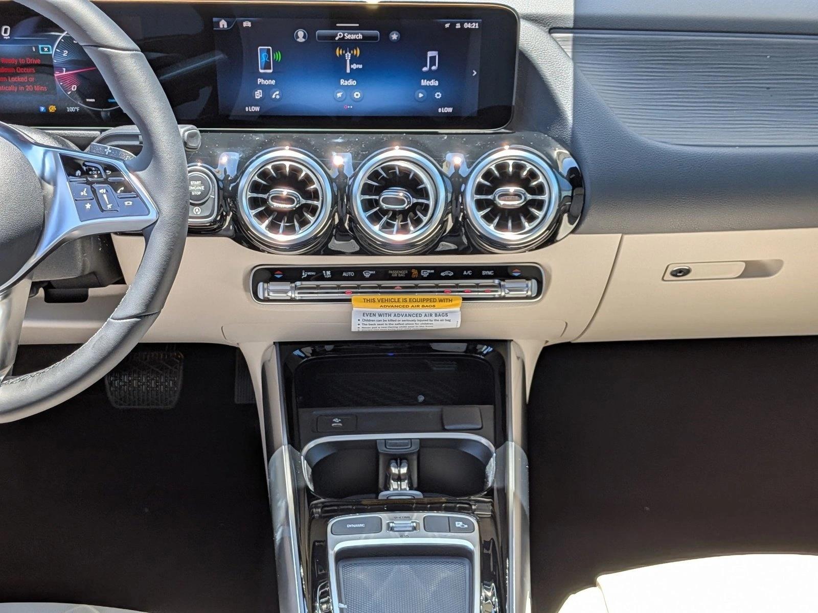 2026 GLA 250, photo 11 of 16