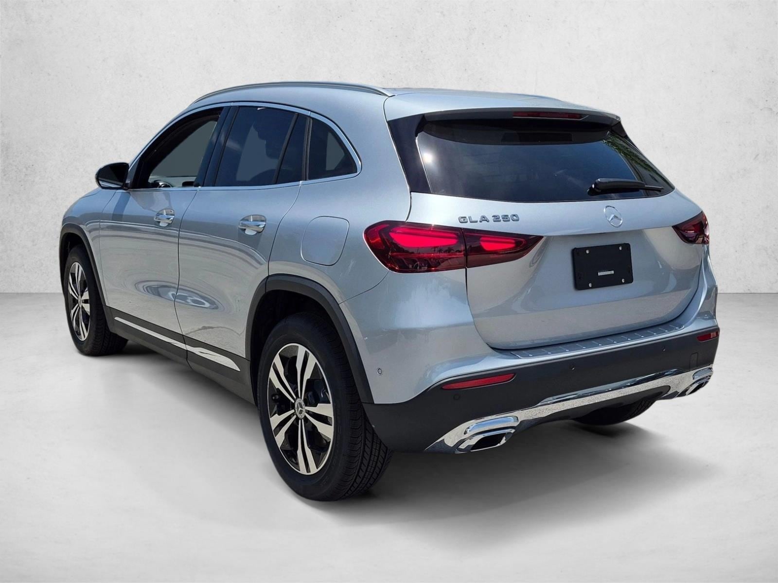 2026 GLA 250, photo 8 of 17