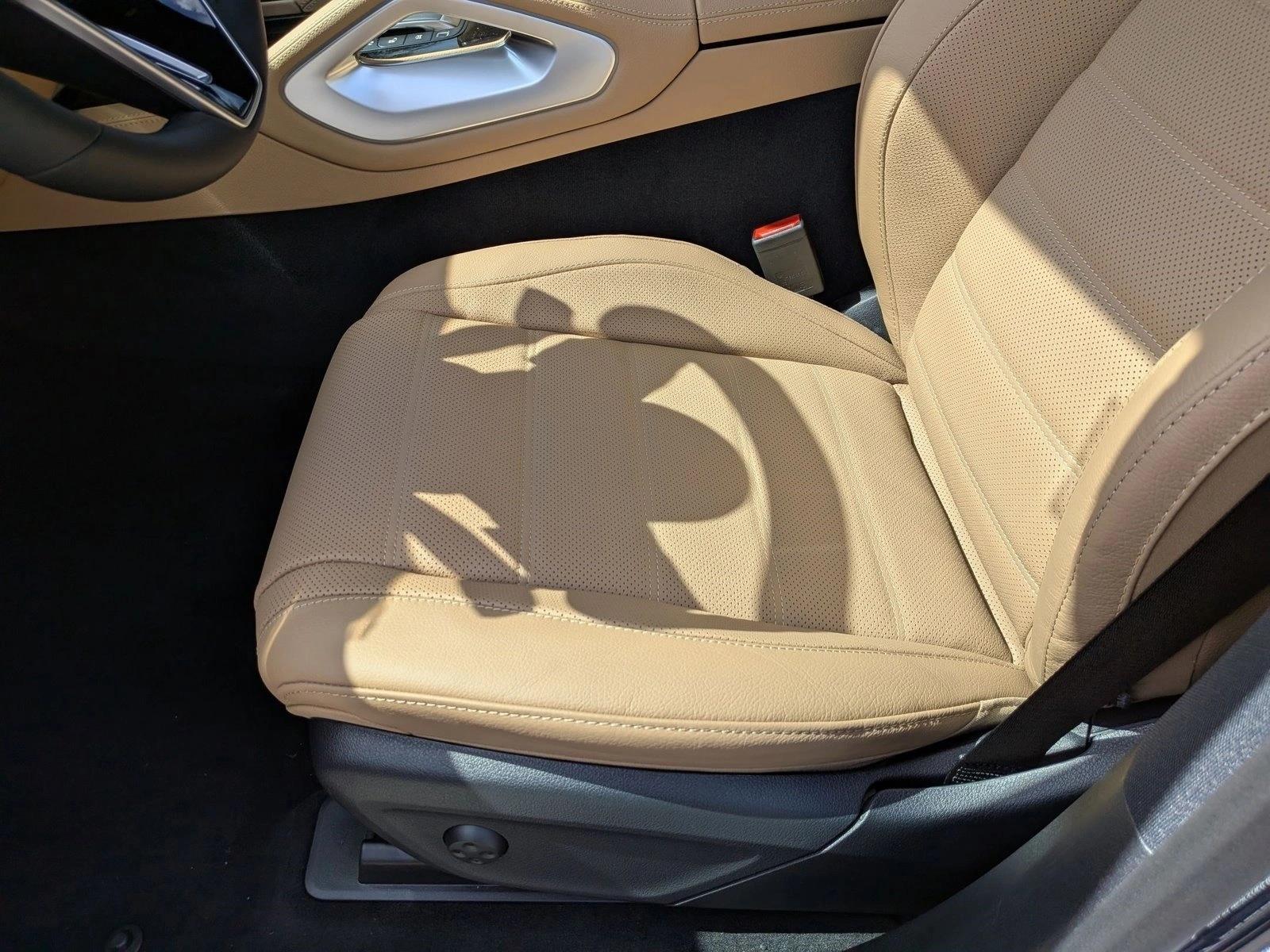 2026 GLE 450 4MATIC, photo 4 of 17