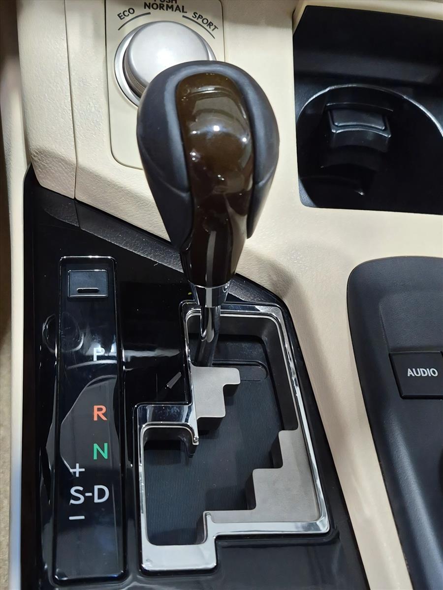 2014 Lexus ES 350, photo 12 of 25