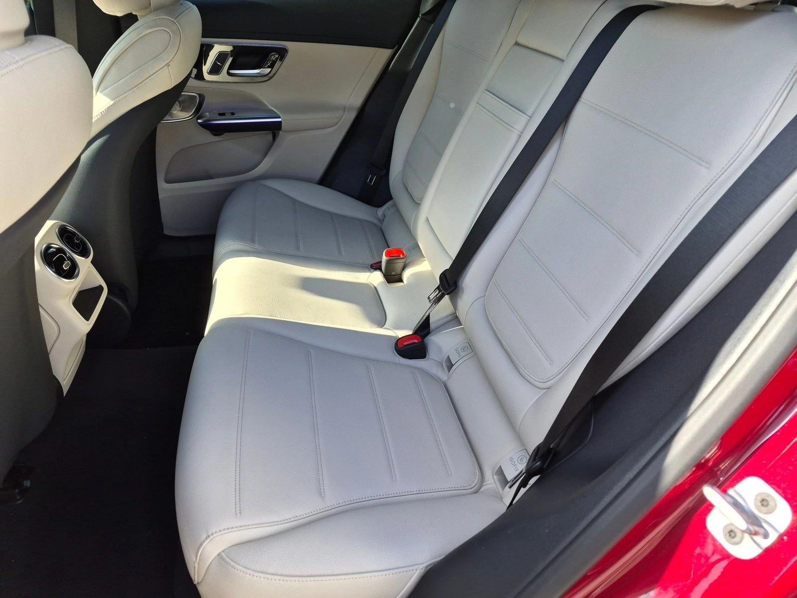 2027 GLC 300, photo 15 of 17