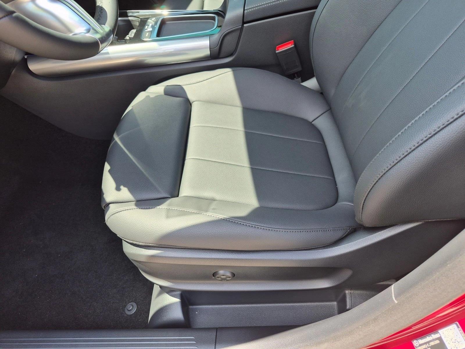 2026 GLA 250, photo 4 of 17