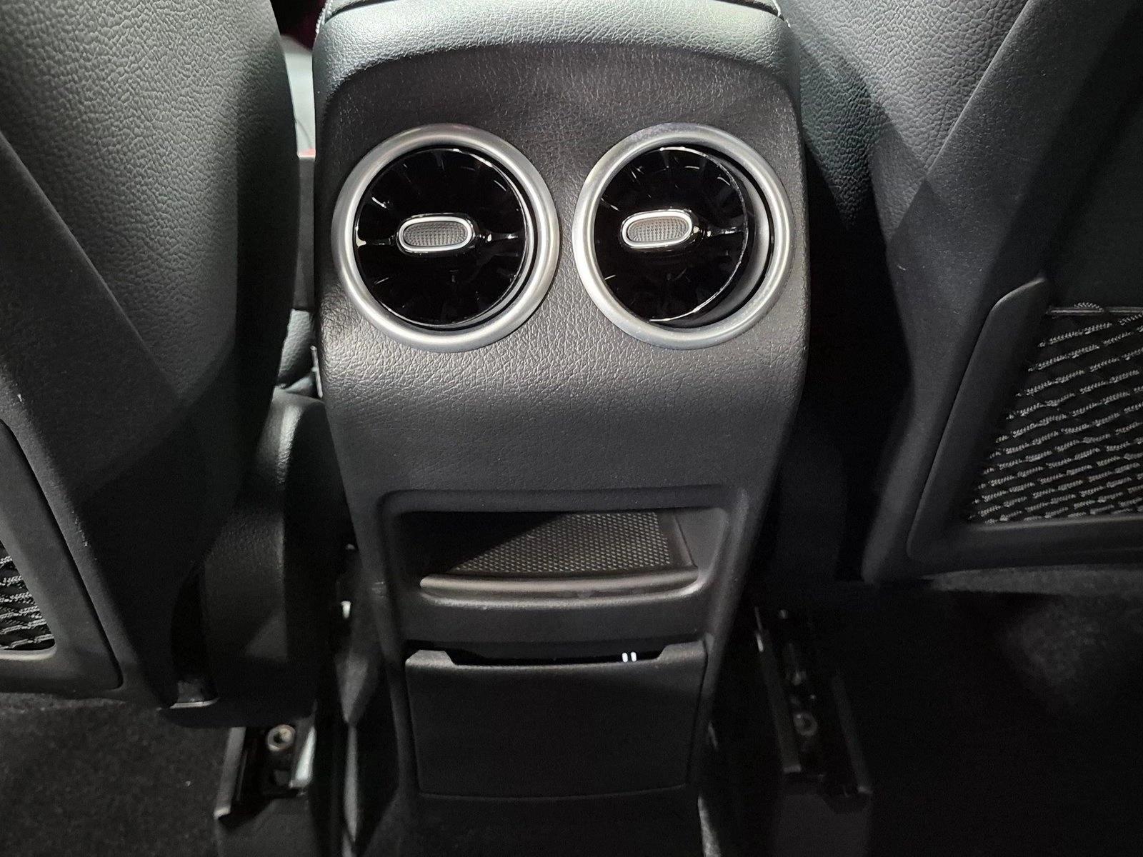 2026 GLA 250, photo 16 of 25