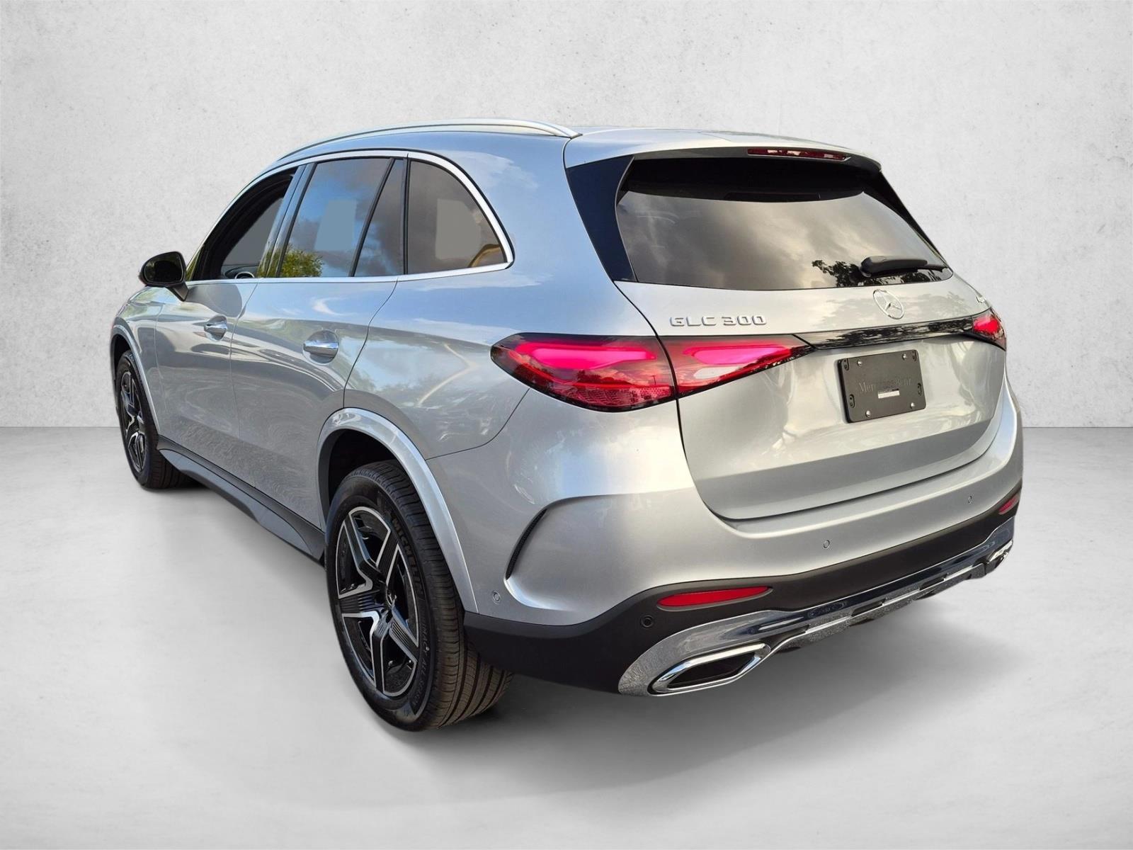 2026 GLC 300 4MATIC, photo 8 of 16