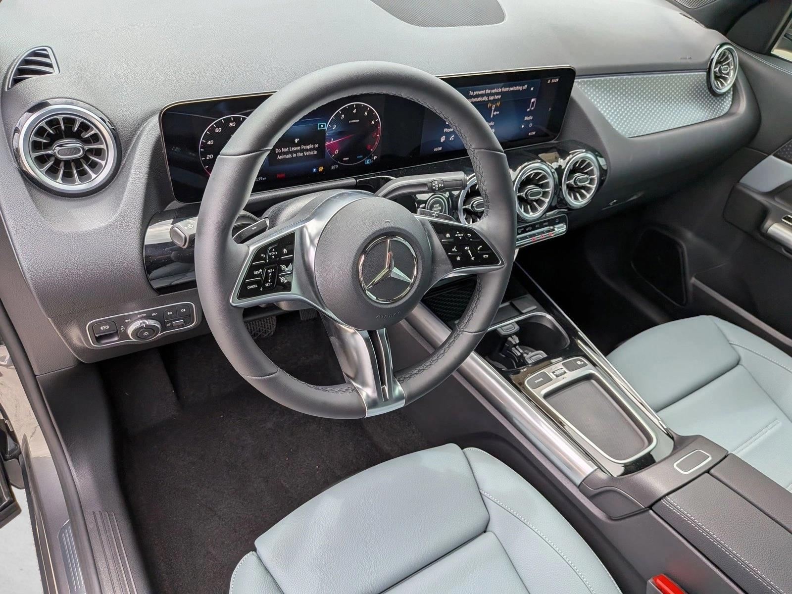 2026 GLA 250, photo 3 of 16