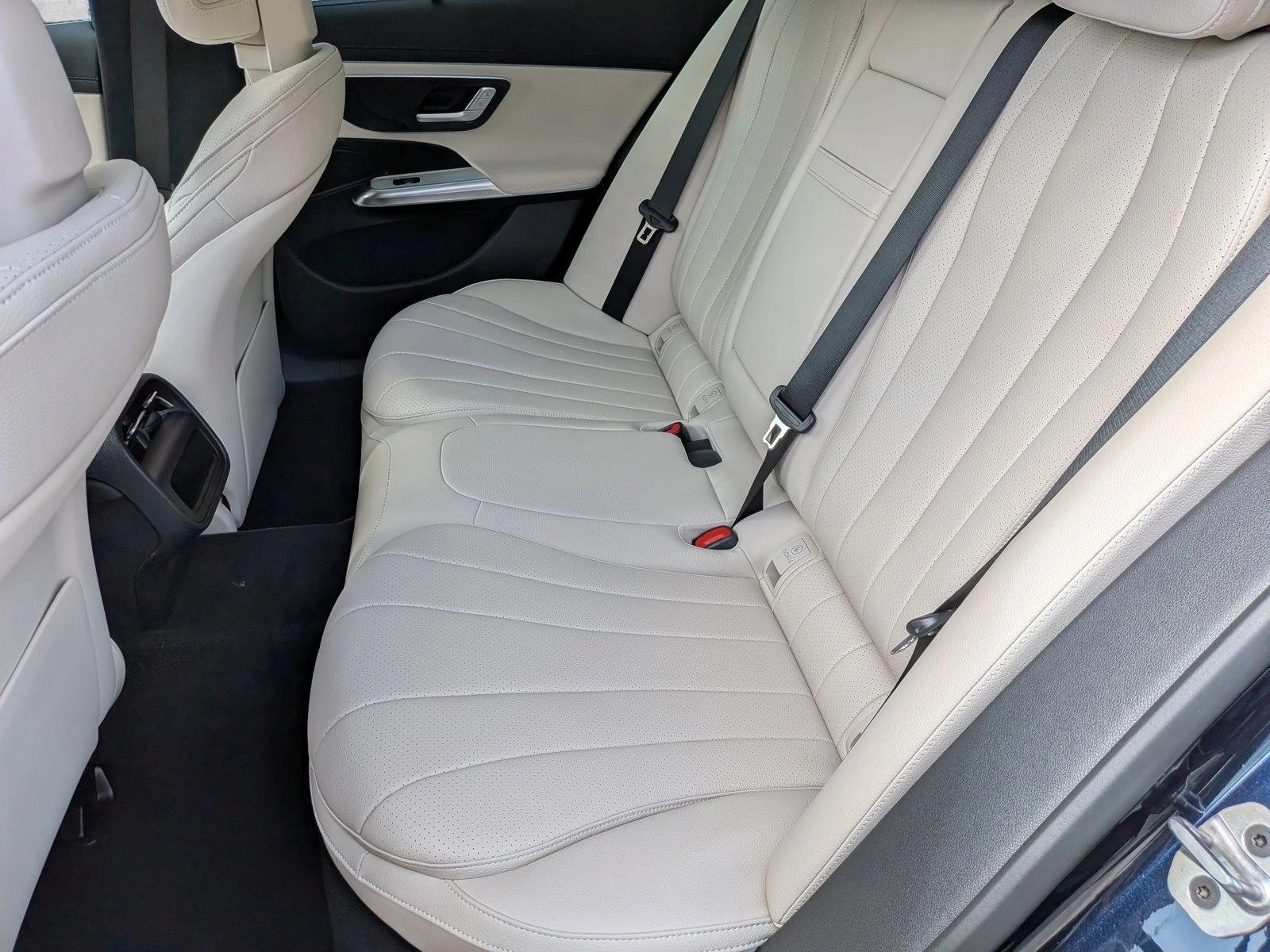 2026 E 350 4MATIC, photo 15 of 17