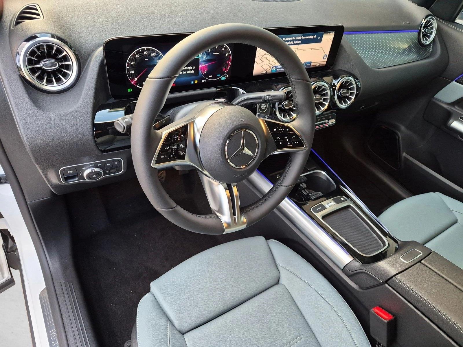 2026 GLA 250, photo 3 of 17