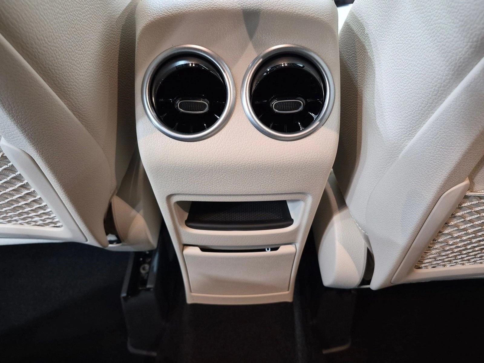2026 GLA 250, photo 17 of 25