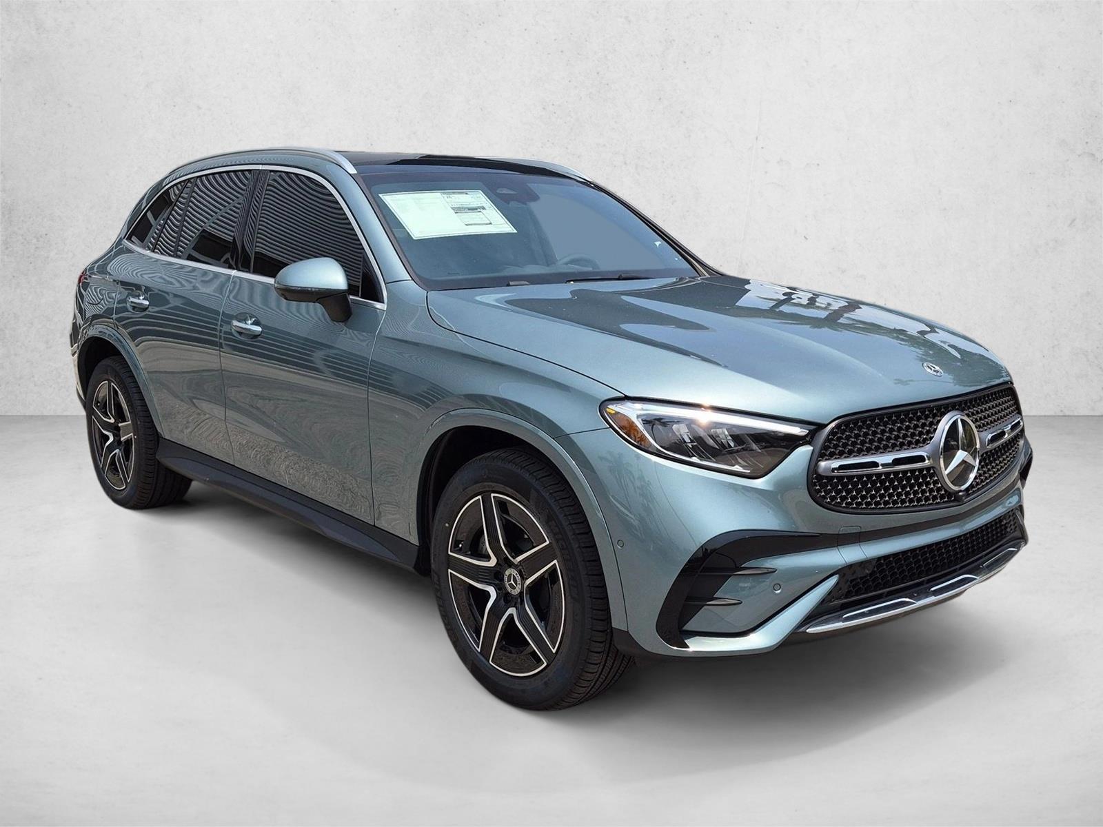 2026 GLC 300 4MATIC, photo 6 of 17