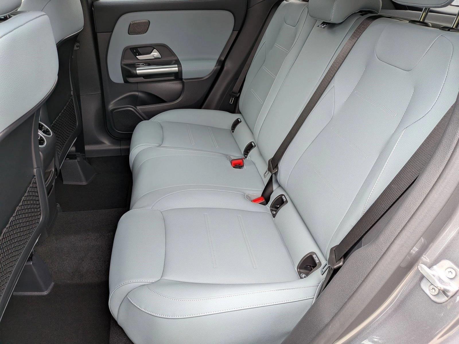 2026 GLA 250, photo 14 of 16