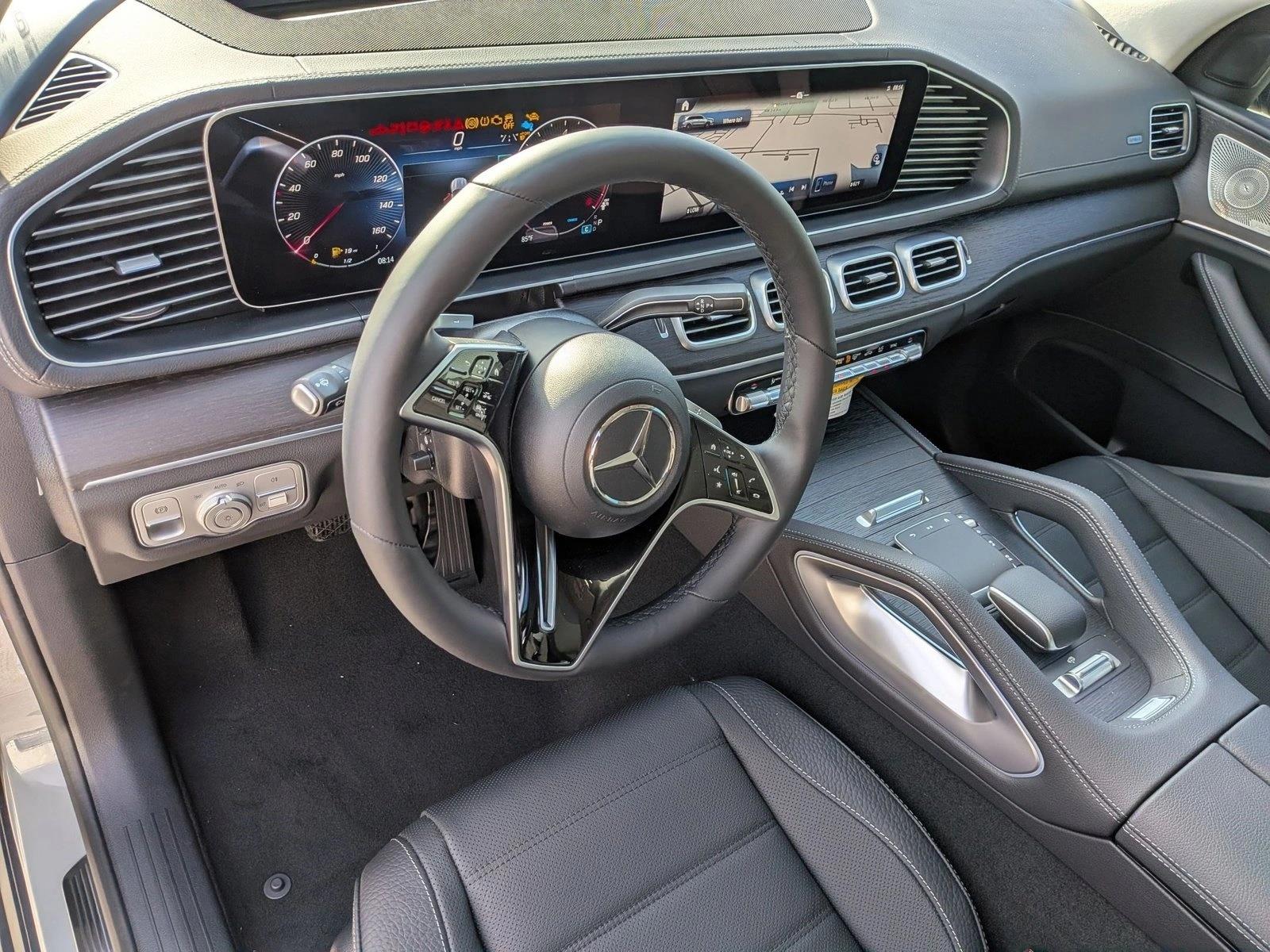 2026 GLS 450 4MATIC, photo 3 of 18