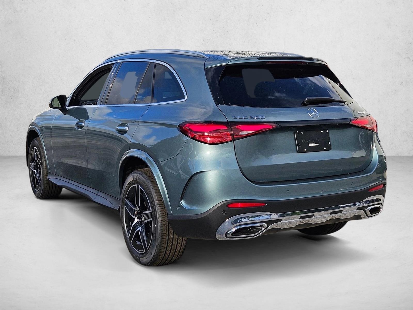 2026 GLC 300 4MATIC, photo 9 of 17