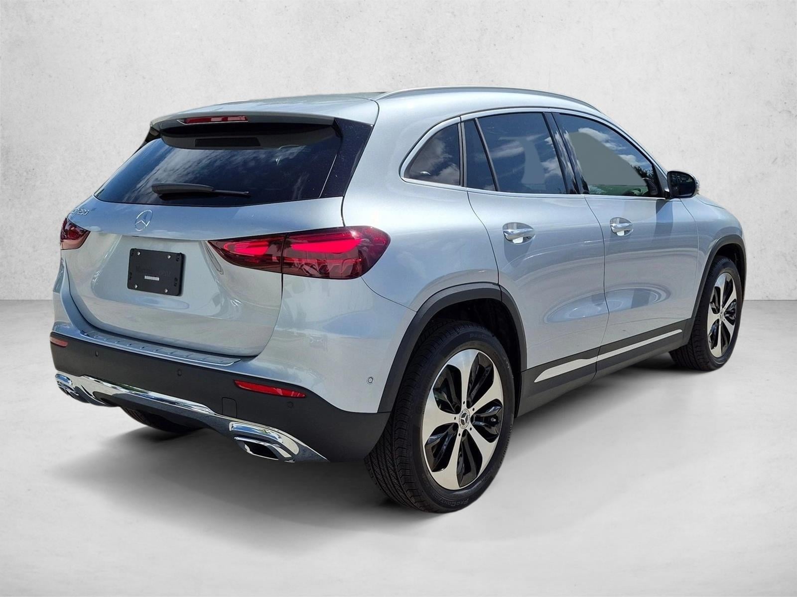 2026 GLA 250, photo 2 of 16