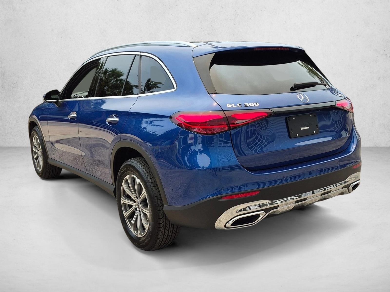 2026 GLC 300 4MATIC, photo 8 of 17