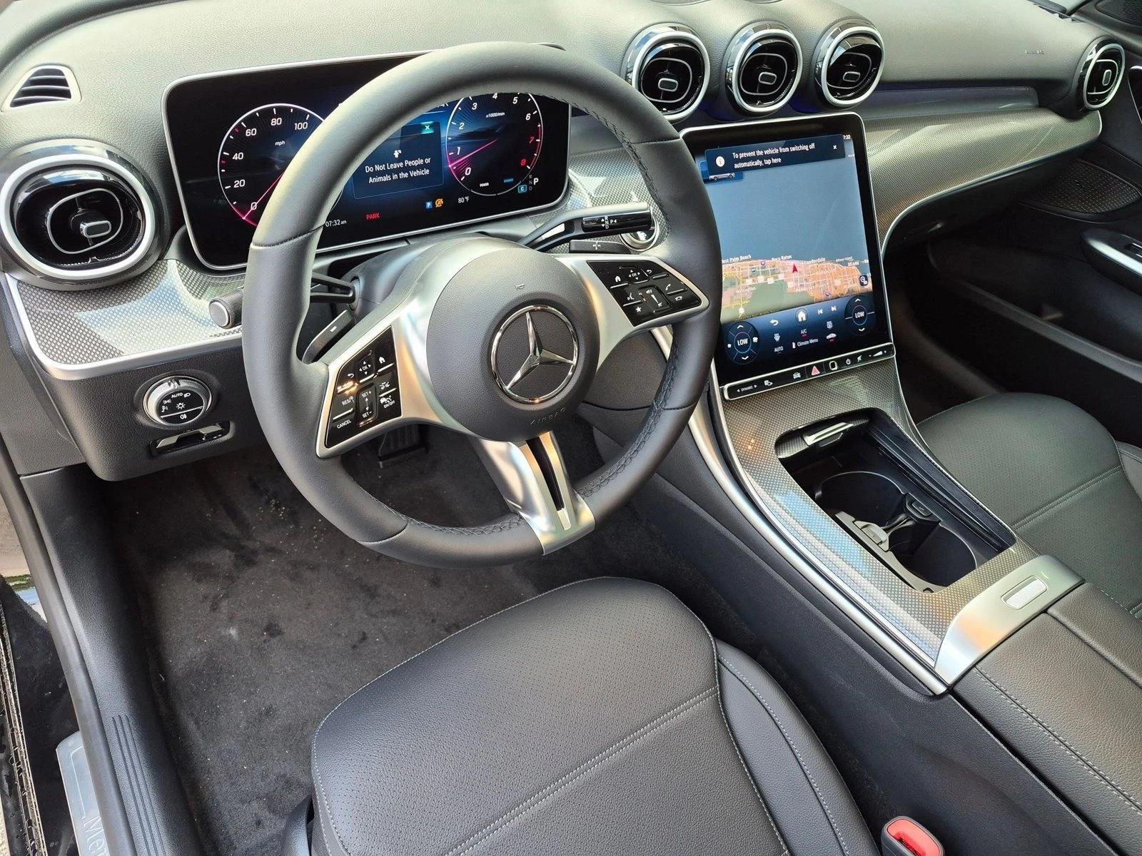 2026 C 300 4MATIC, photo 3 of 17