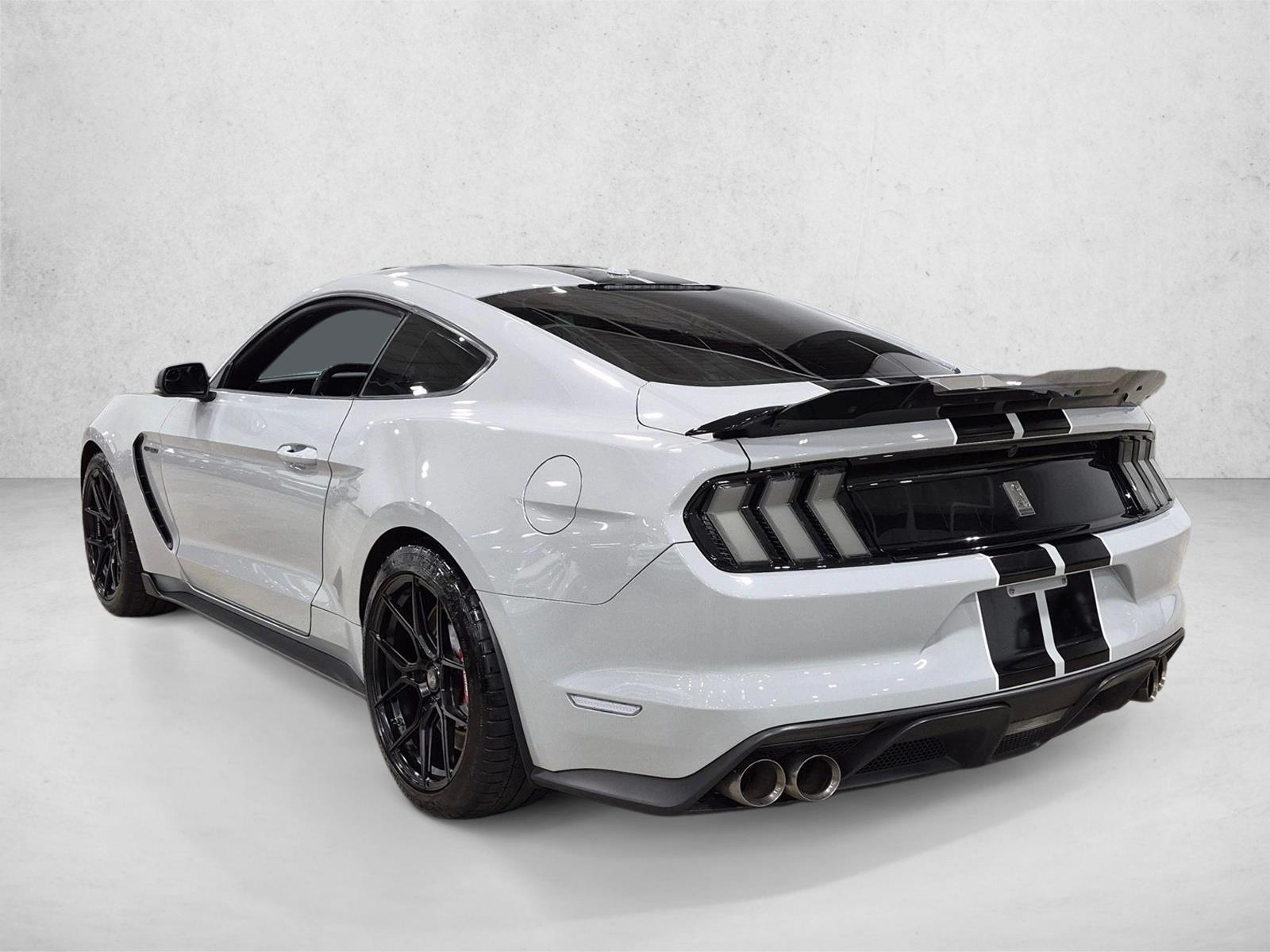 2017 Ford Mustang Shelby Coupe, photo 8 of 24