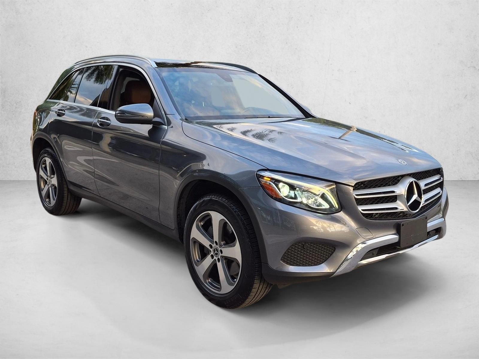 2019 GLC 300 4MATIC, photo 3 of 25