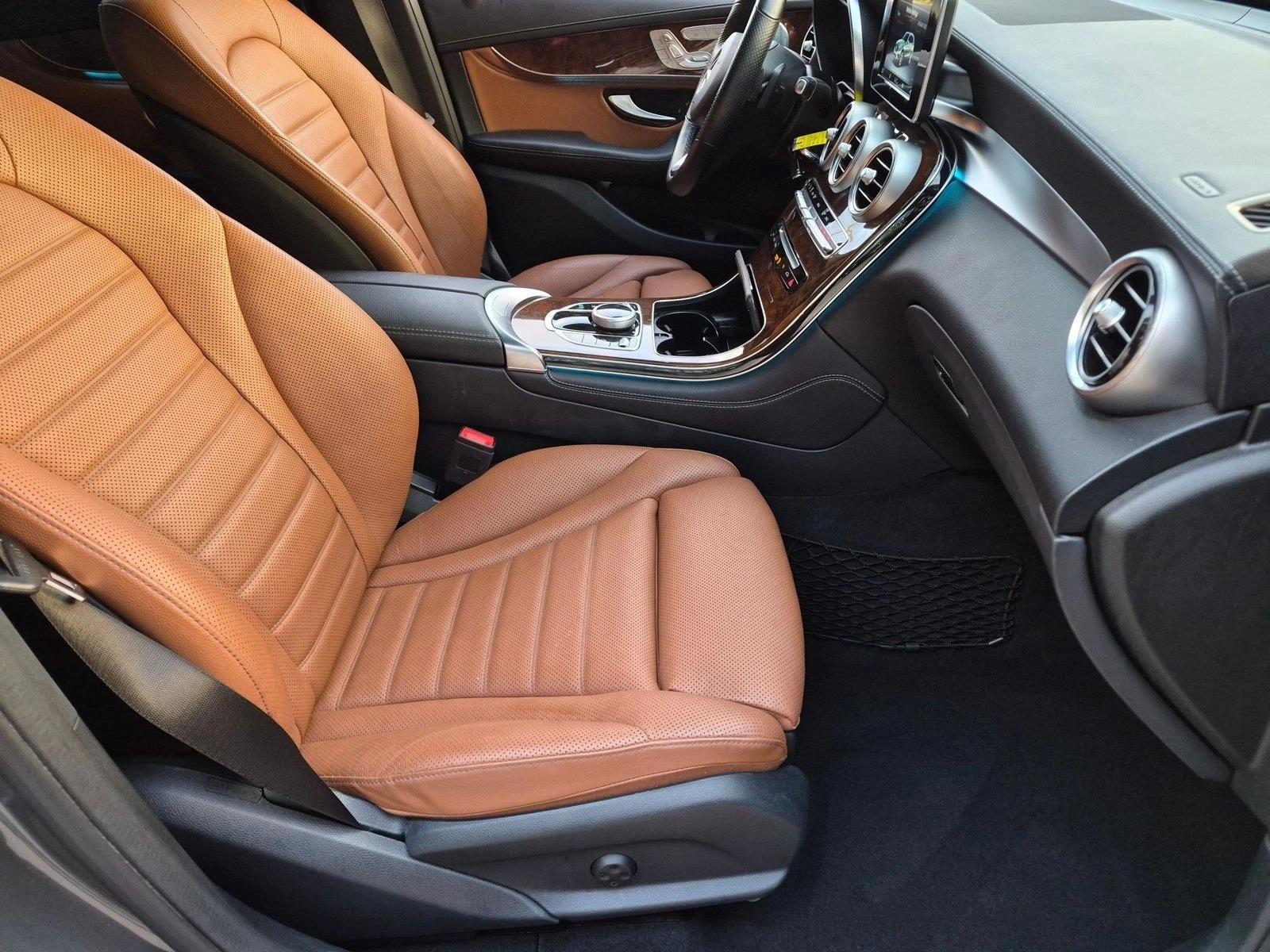 2019 GLC 300 4MATIC, photo 21 of 25