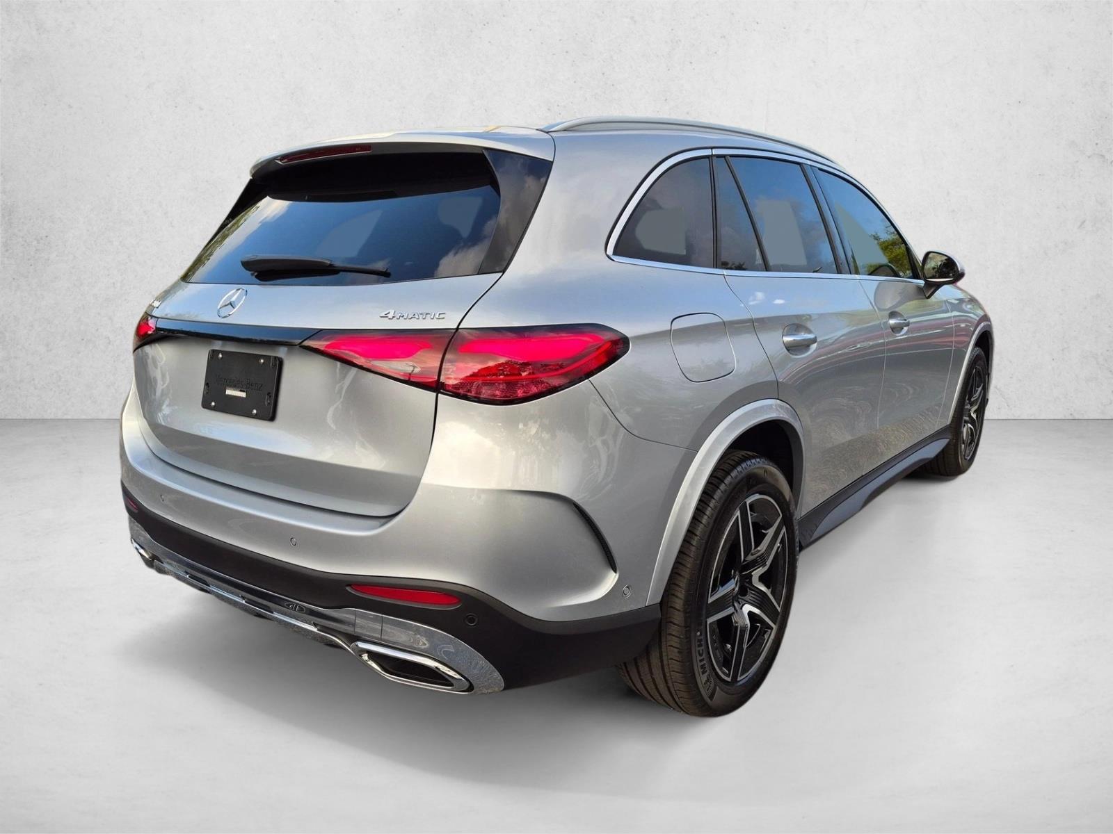 2026 GLC 300 4MATIC, photo 2 of 16