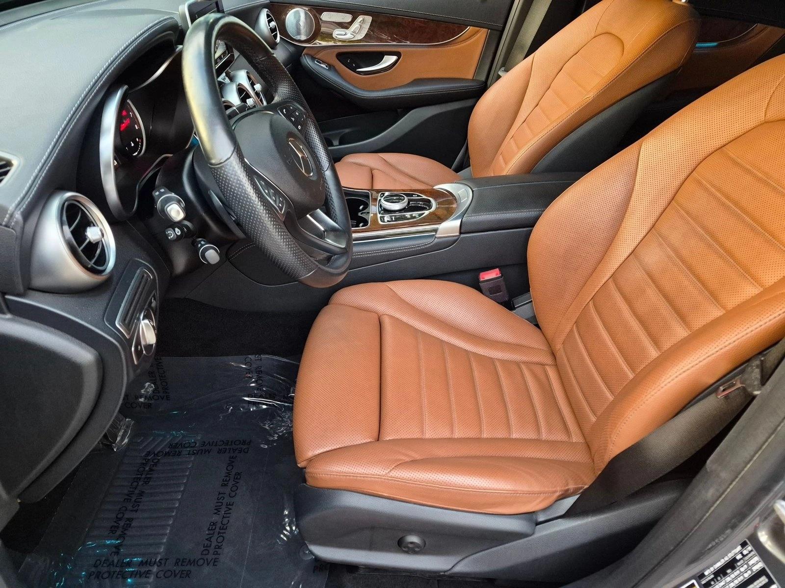 2019 GLC 300 4MATIC, photo 16 of 25