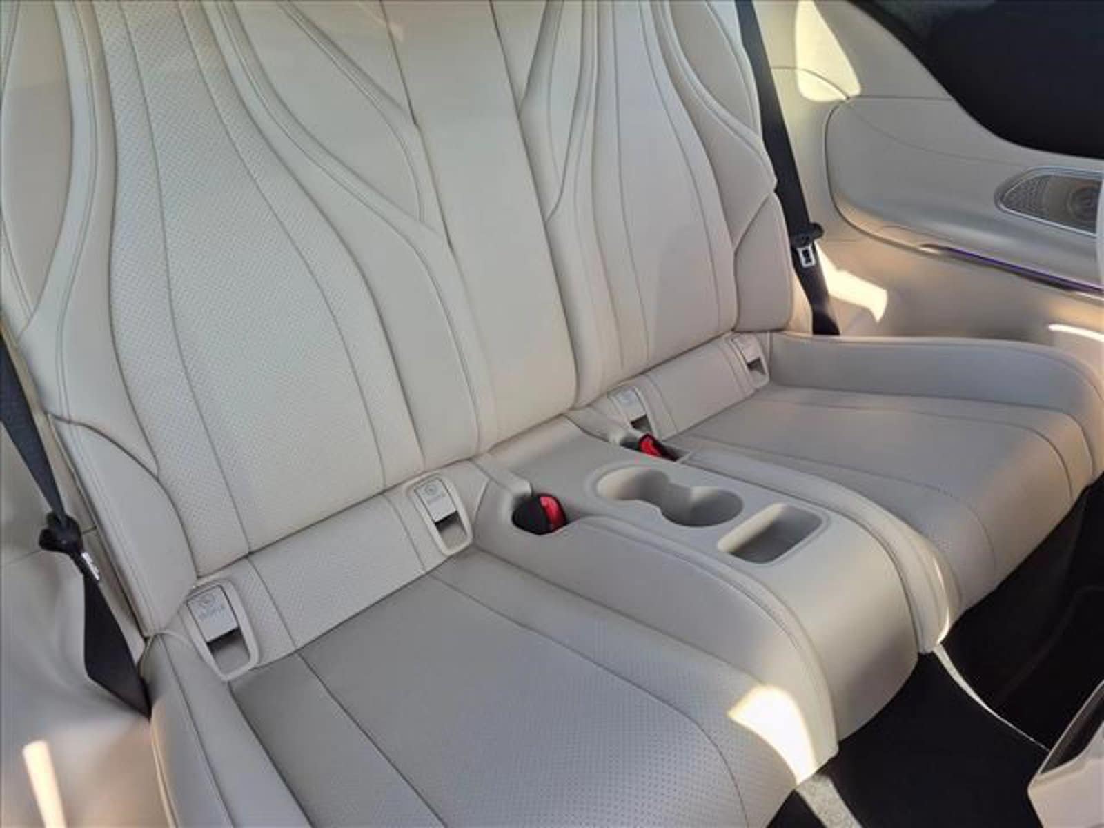 2027 CLE 300 4MATIC Coupe, photo 14 of 16