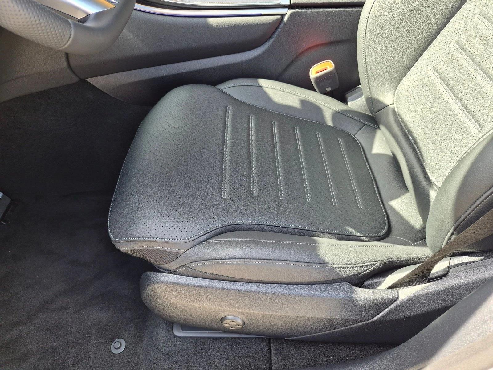 2027 GLC 300, photo 4 of 17