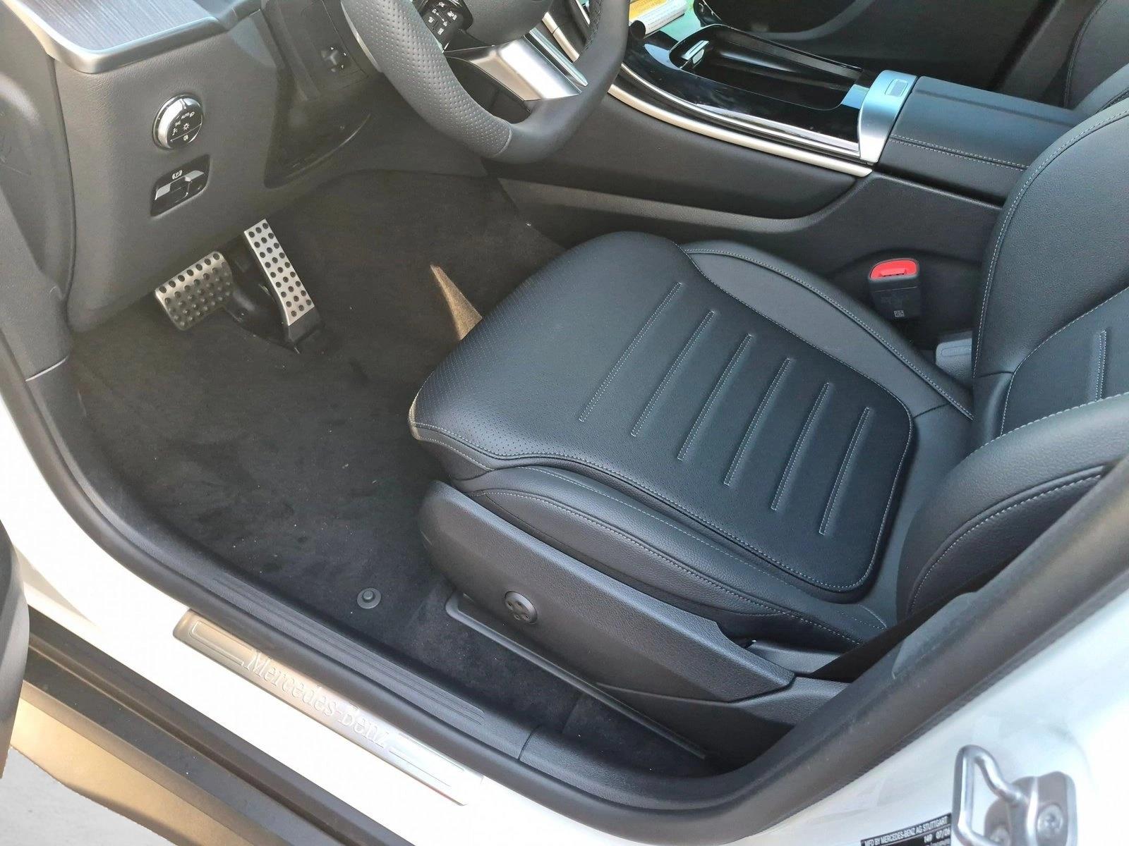 2027 GLC 300, photo 4 of 16
