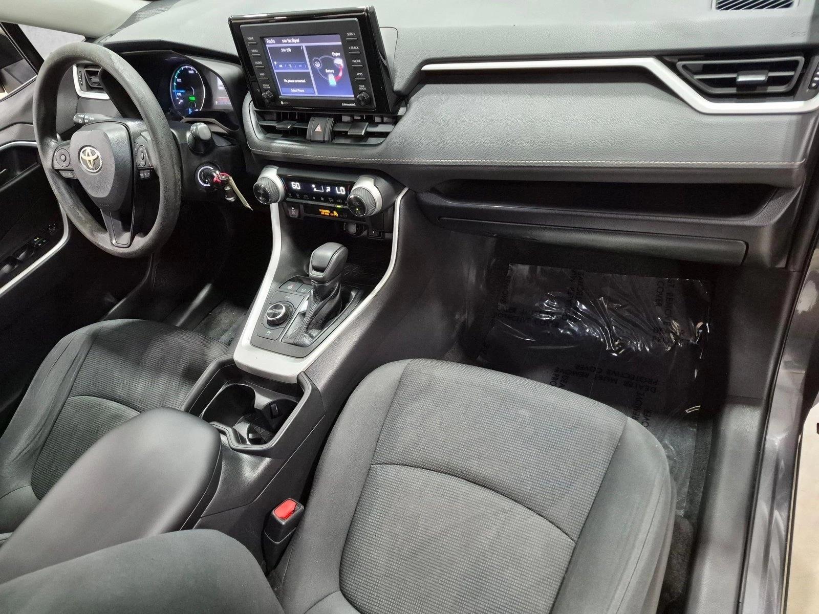 2020 Toyota RAV4 LE HV, photo 21 of 24