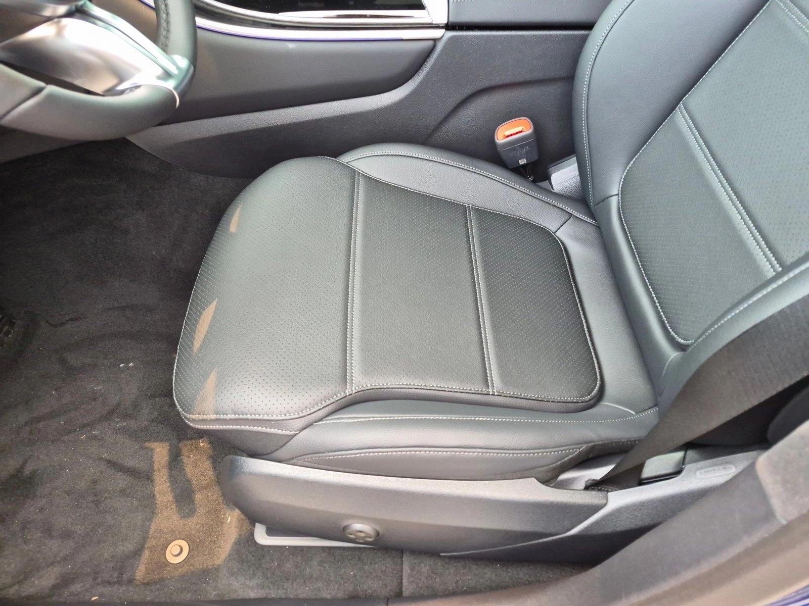 2026 GLC 300 4MATIC, photo 4 of 17