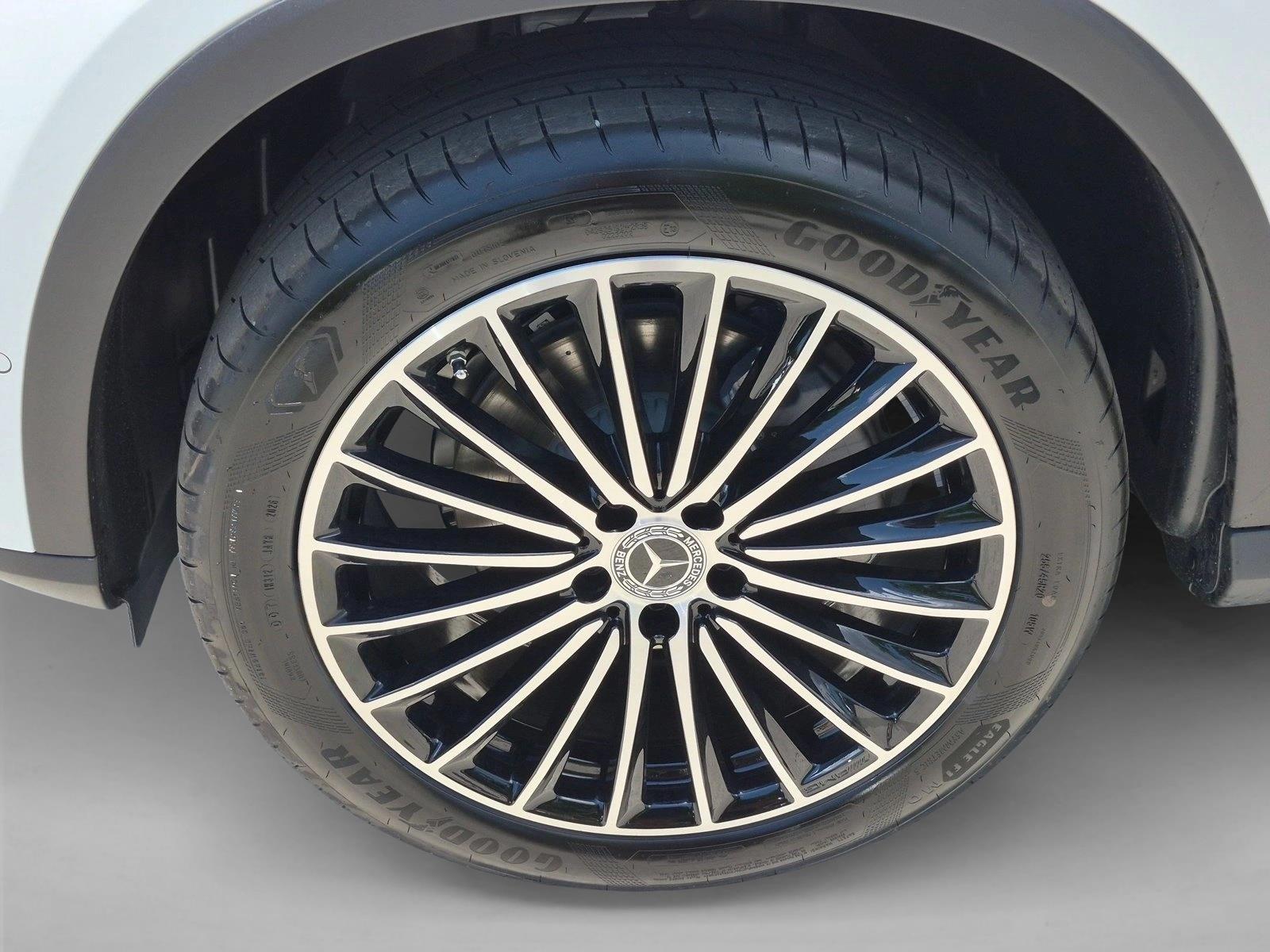 2027 GLC 300, photo 9 of 17