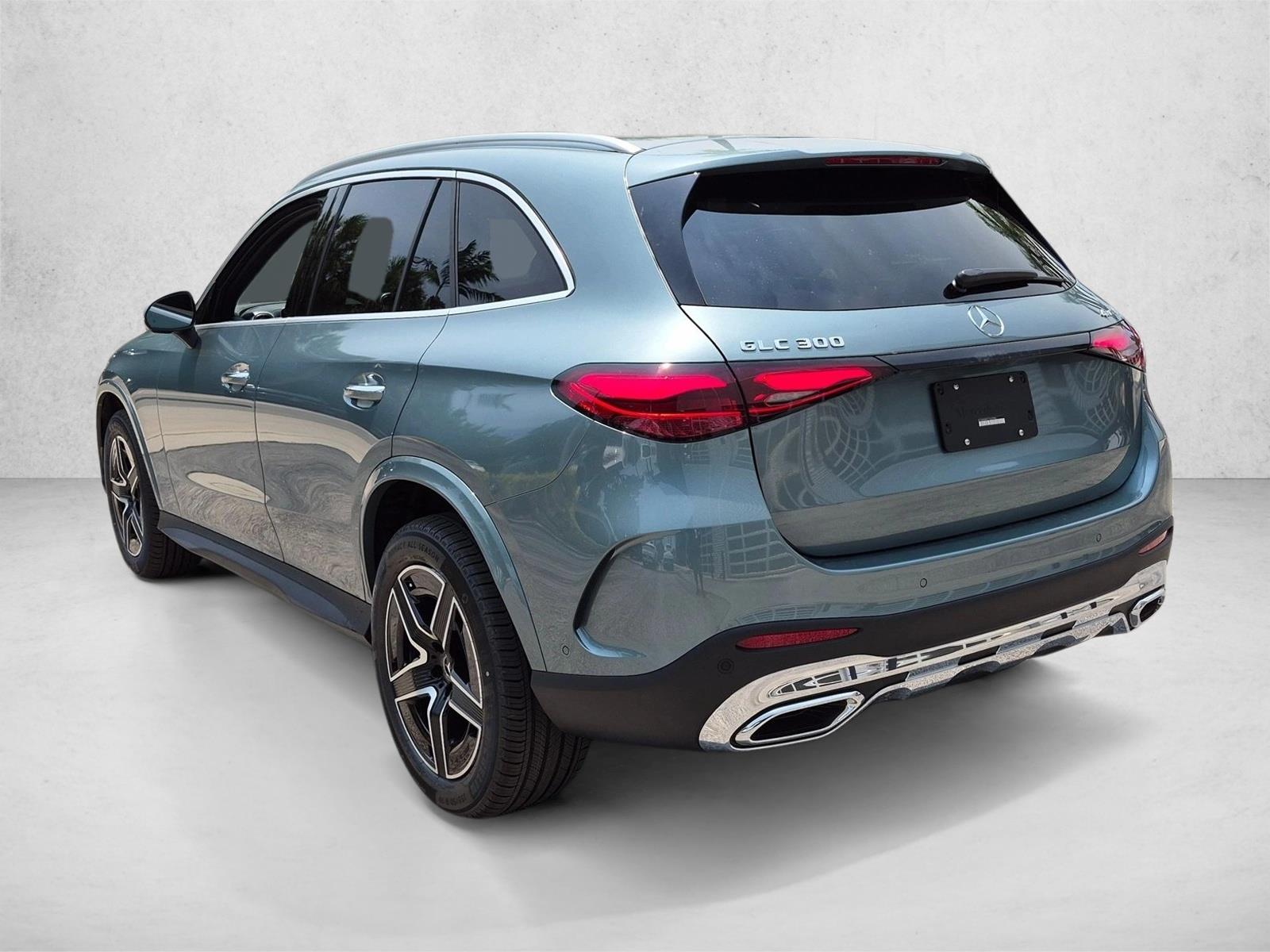 2026 GLC 300 4MATIC, photo 8 of 17