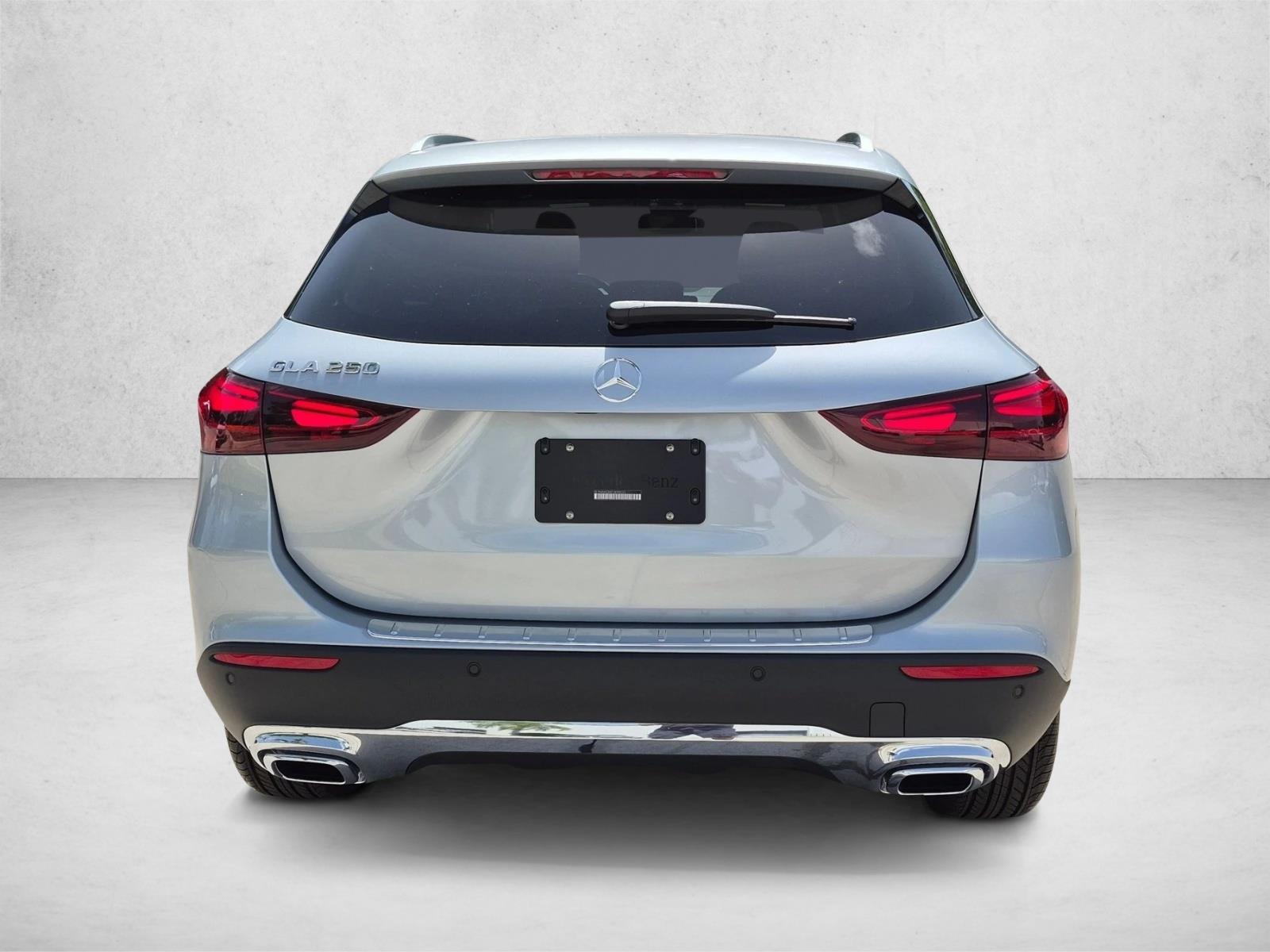2026 GLA 250, photo 7 of 17