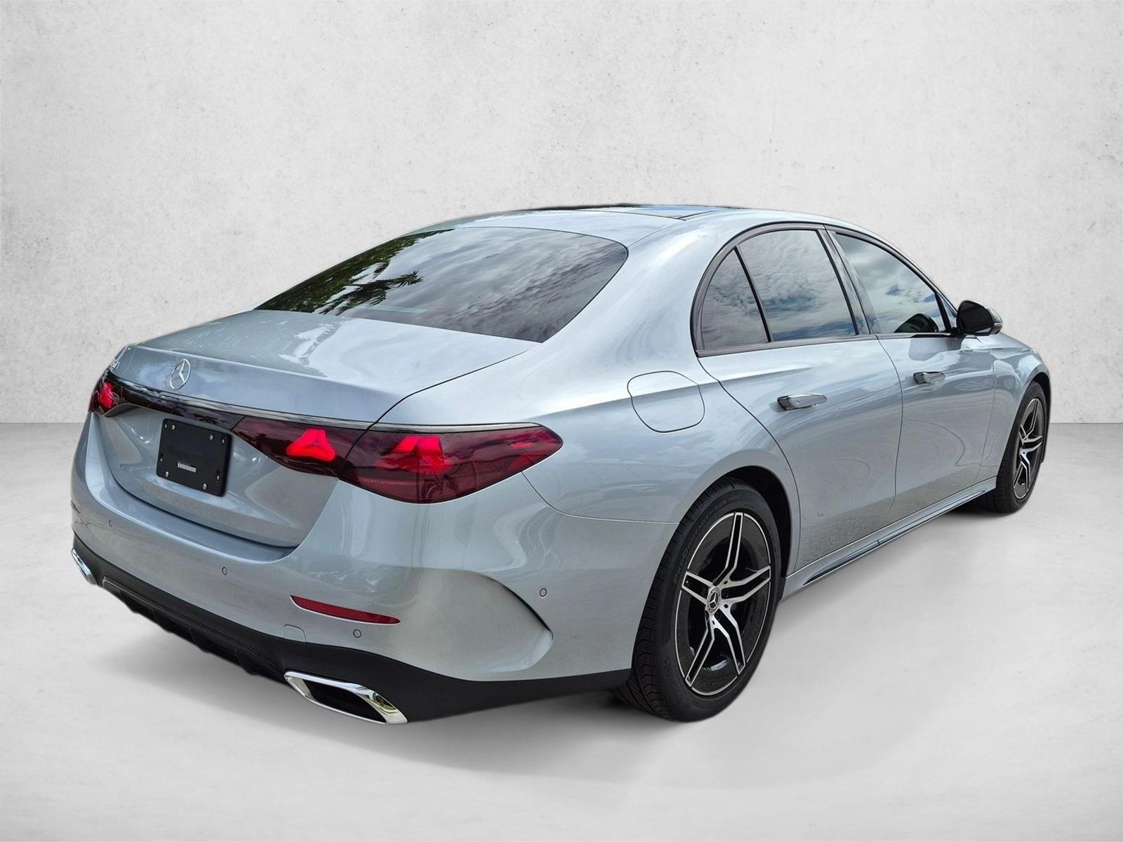 2027 E 350, photo 2 of 17
