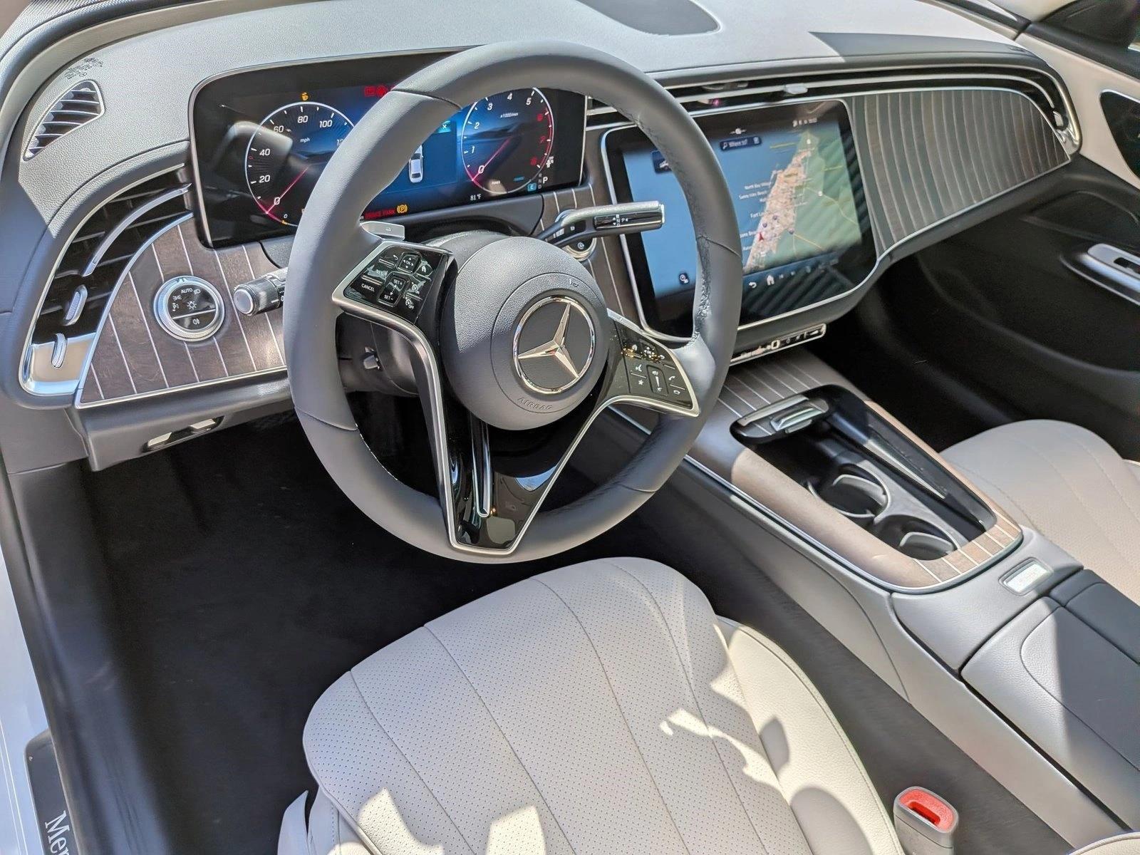 2026 E 450 4MATIC, photo 3 of 17