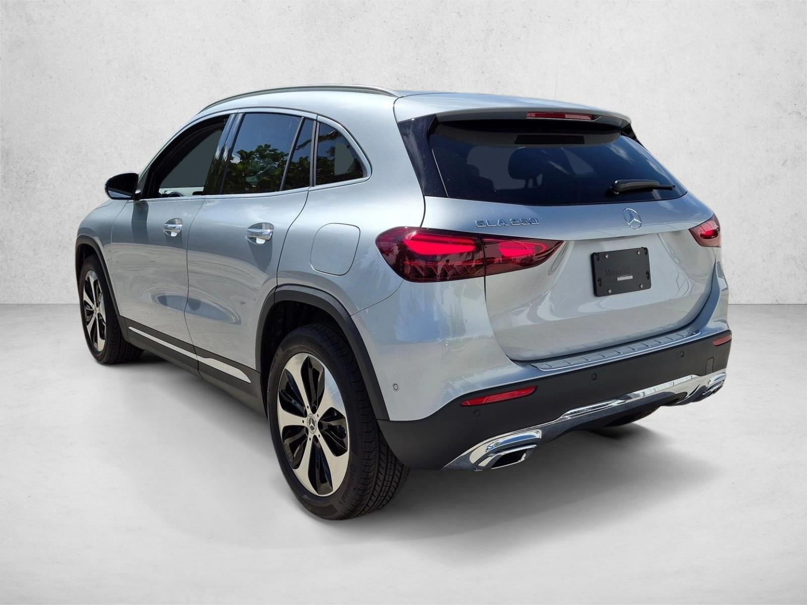 2026 GLA 250, photo 8 of 16