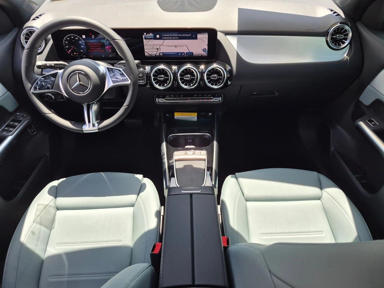 2026 GLA 250, photo 14 of 17