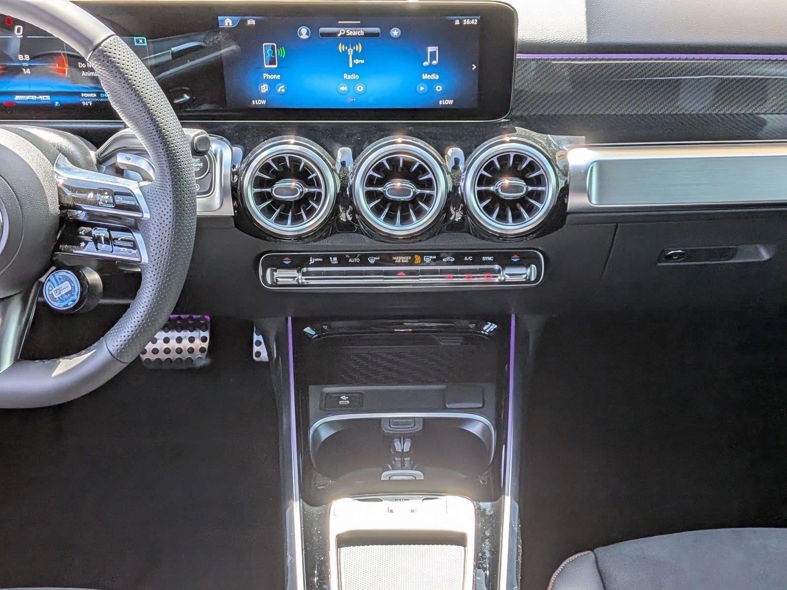 2026 AMG GLB 35, photo 11 of 16